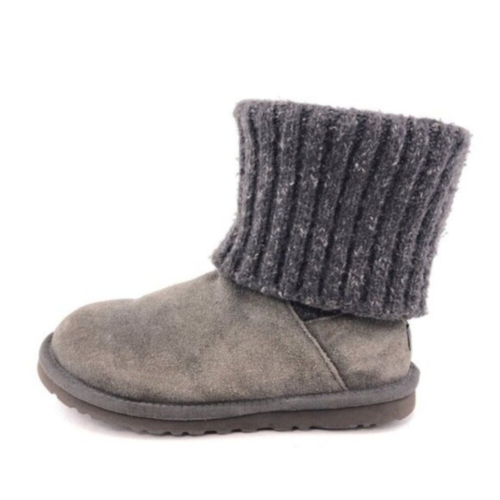 UGG Cambridge Sheepskin Winter Boots 6